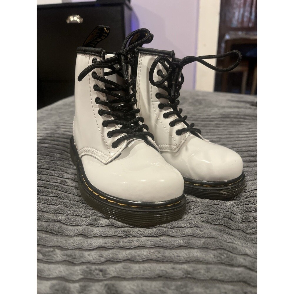 Dr. Martens T Little Girls Size 9 Toddler White Patent Leather Lace Up Boots